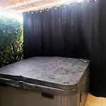 펜션 Cocon Romantique Avec Jacuzzi Exterieur Rosières-près-Troyes