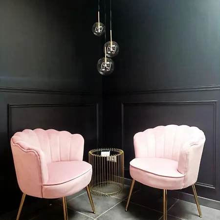 Holiday home Cocon Romantique Avec Jacuzzi Exterieur