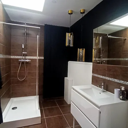 Semesterbostad Cocon Romantique Avec Jacuzzi Exterieur