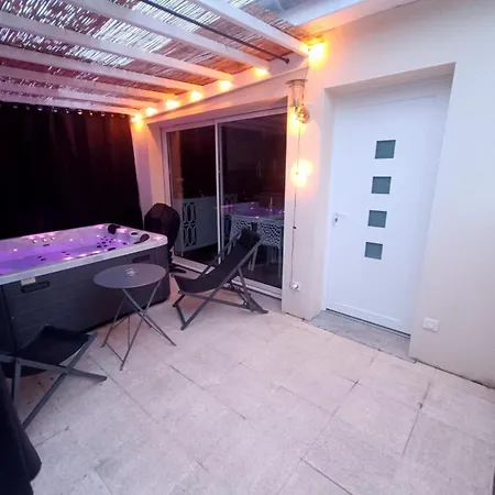 Cocon Romantique Avec Jacuzzi Exterieur 펜션 Rosières-près-Troyes