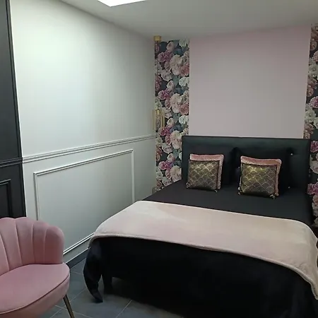 Semesterbostad Cocon Romantique Avec Jacuzzi Exterieur Rosières-près-Troyes